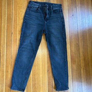 American Eagle Curvy Mom Jean Size 4 Short Black Denim